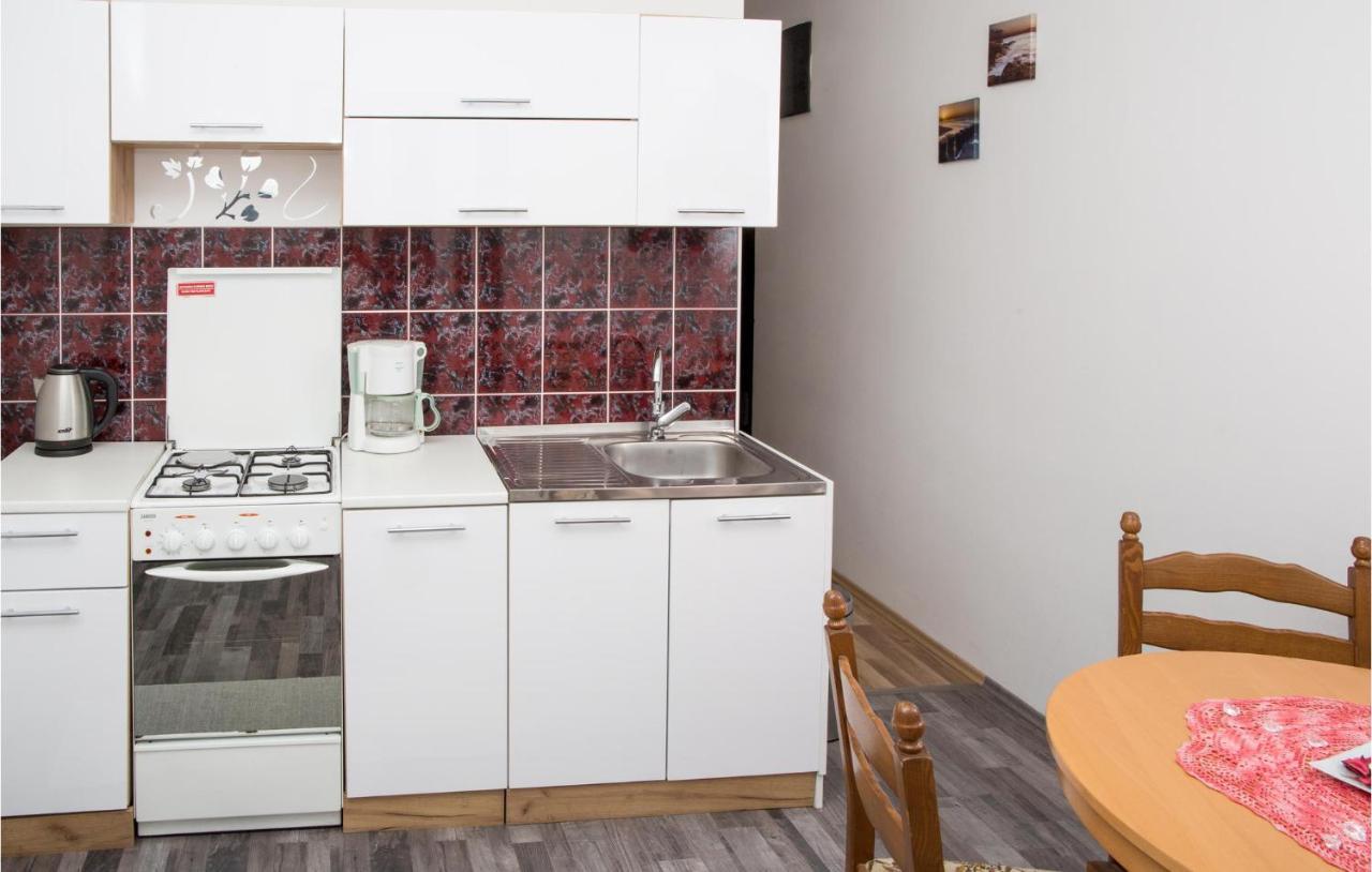 Awesome Apartment In Povljana With 2 Bedrooms And Wifi Bagian luar foto